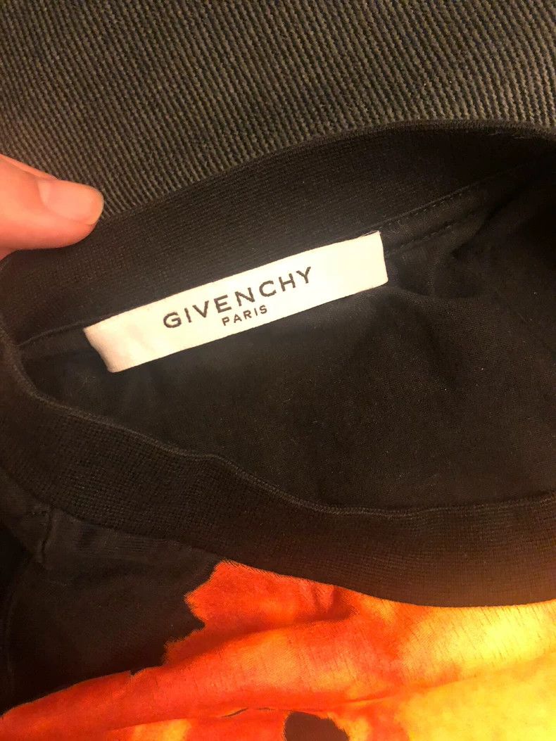 Givenchy Givenchy Top-tier exclusive, size 38, Virgin Mary silk ver Size US XS / EU 42 / 0 - 2 Thumbnail