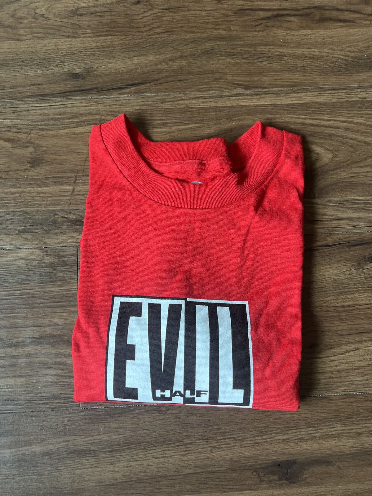 Half Evil Half Evil 6 year $3.33 split tee RED size medium Size US M / EU 48-50 / 2 - 1 Thumbnail