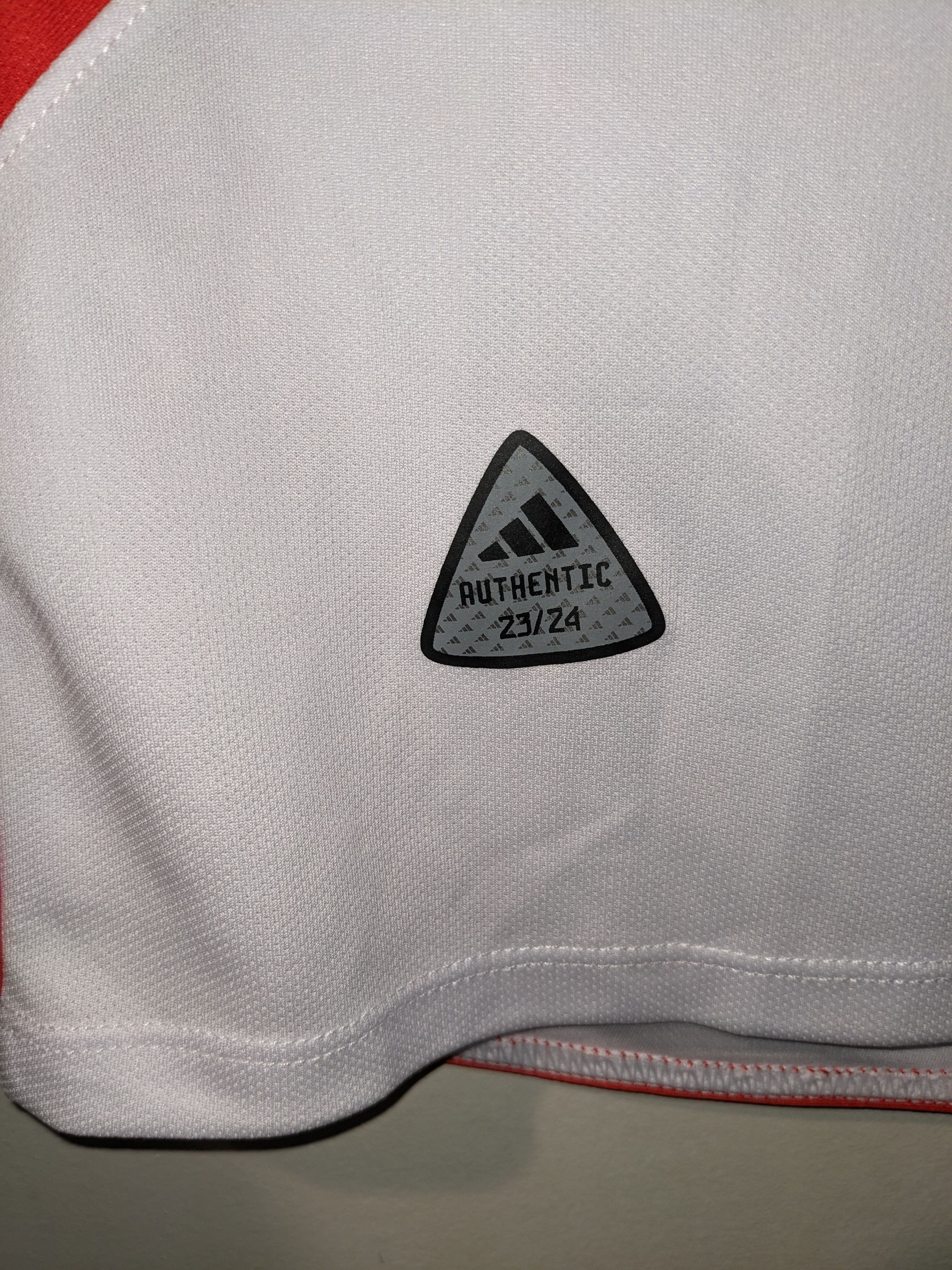 Vintage Adidas George #9 FPF Peru Home Red White Medium Jersey Size US M / EU 48-50 / 2 - 13 Thumbnail