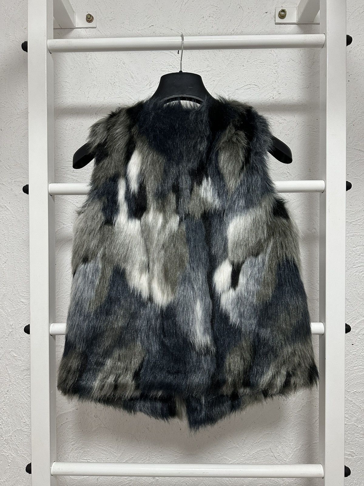 Armani × Japanese Brand Armani Jeans Faux Fur Vest M Size Hysteric Glamour Size M / US 6-8 / IT 42-44 - 4 Thumbnail