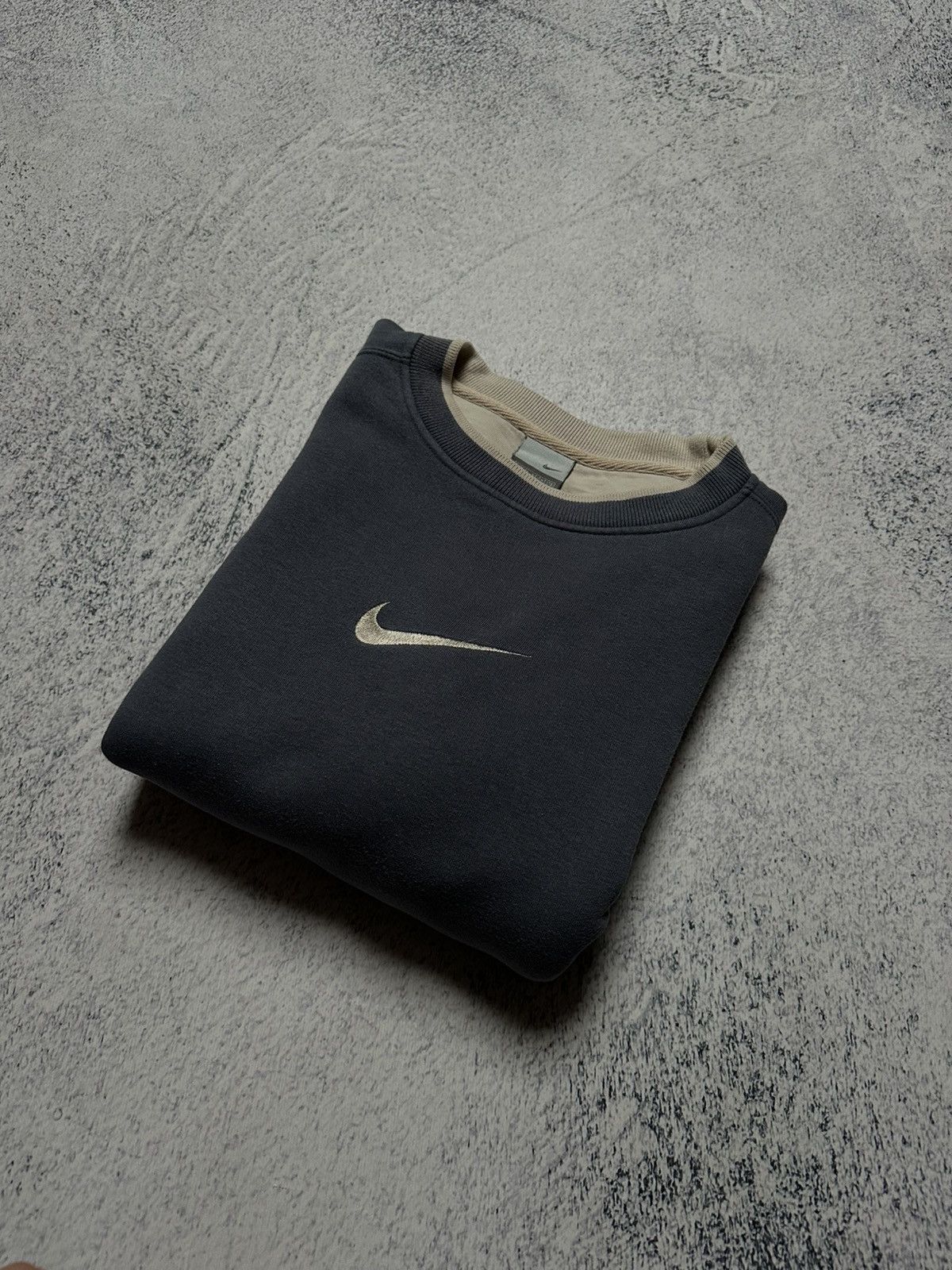 Nike Vintage Nike Big Logo Sweatshirt Mens Size M Gray Size US M / EU 48-50 / 2 - 20 Thumbnail