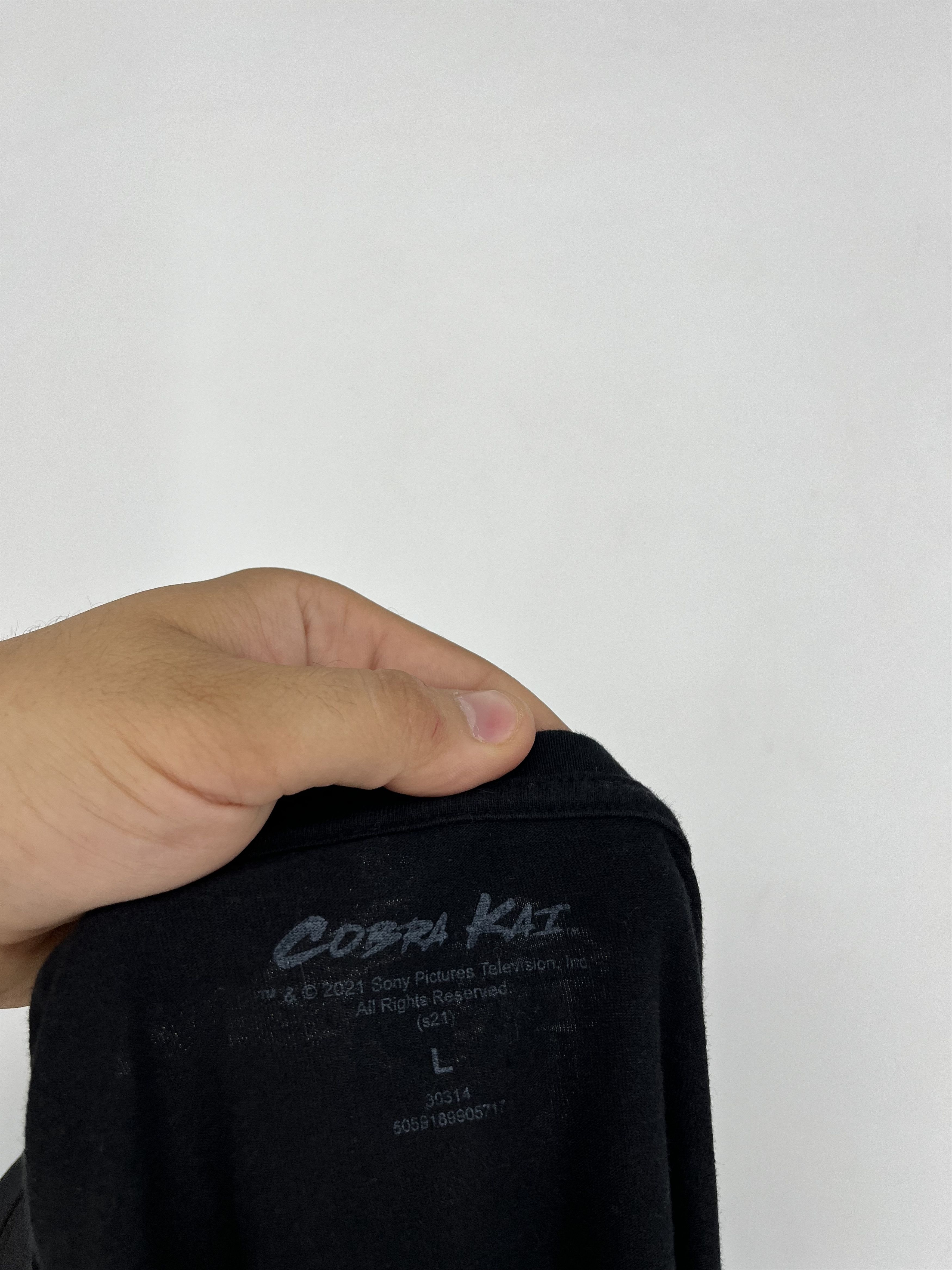 Band Tees × Vintage Bioworld Cobra Kai Men's Graphic Tee Medium Black Size US L / EU 52-54 / 3 - 8 Thumbnail