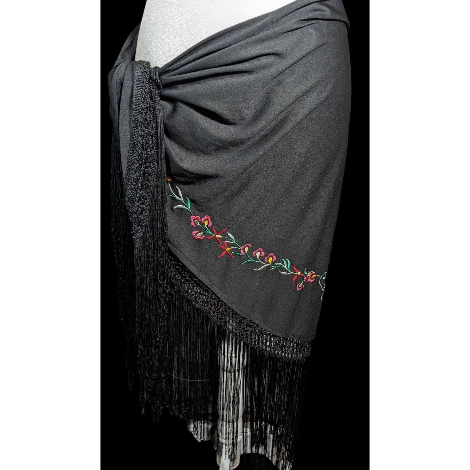 Other Vintage Floral Hand Embroidered Triangle Scarf With Fringe Size ONE SIZE - 2 Thumbnail