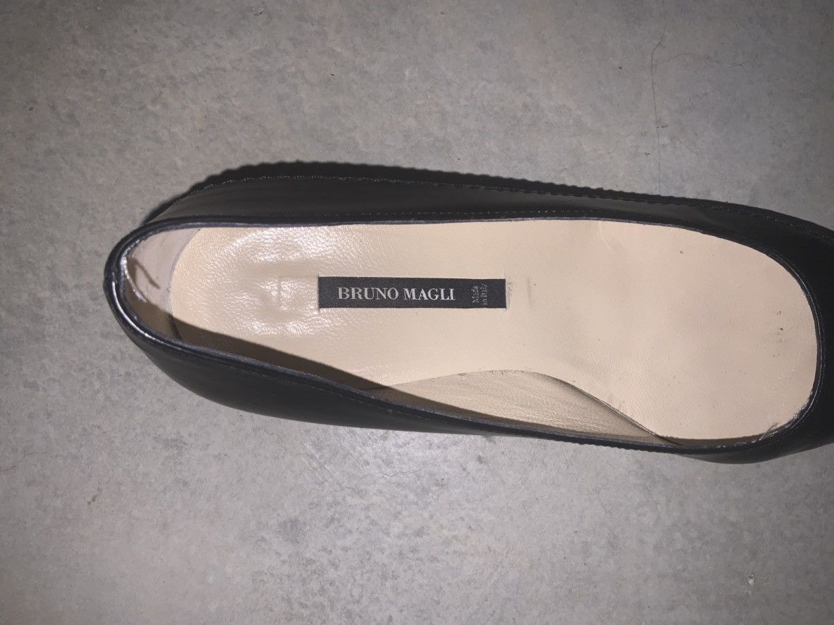 Bruno Magli Bruno Magli Black Leather Pumps Size US 5.5 / IT 35.5 - 7 Thumbnail
