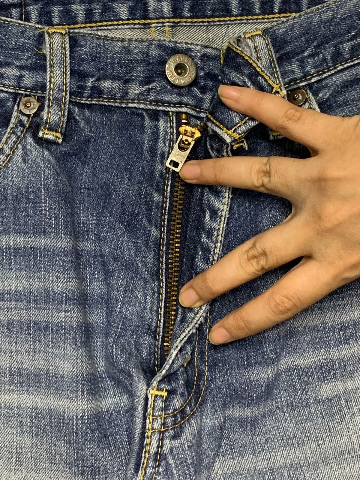 Levi's × Levi's Vintage Clothing Vintage 90s Levis 502 Faded Wash Distressed Baggy Jeans Size US 30 / EU 46 - 3 Thumbnail