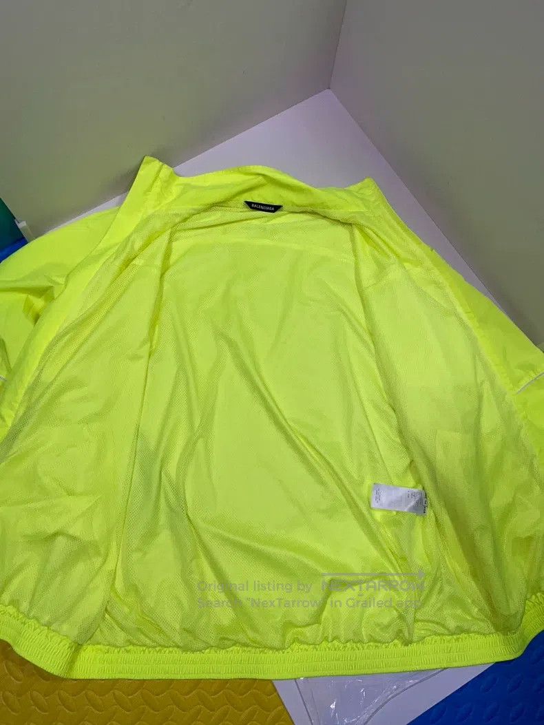 Balenciaga Balenciaga Loose Drop Shoulder Long Sleeve Jacket Neon Yel Size US M / EU 48-50 / 2 - 5 Thumbnail