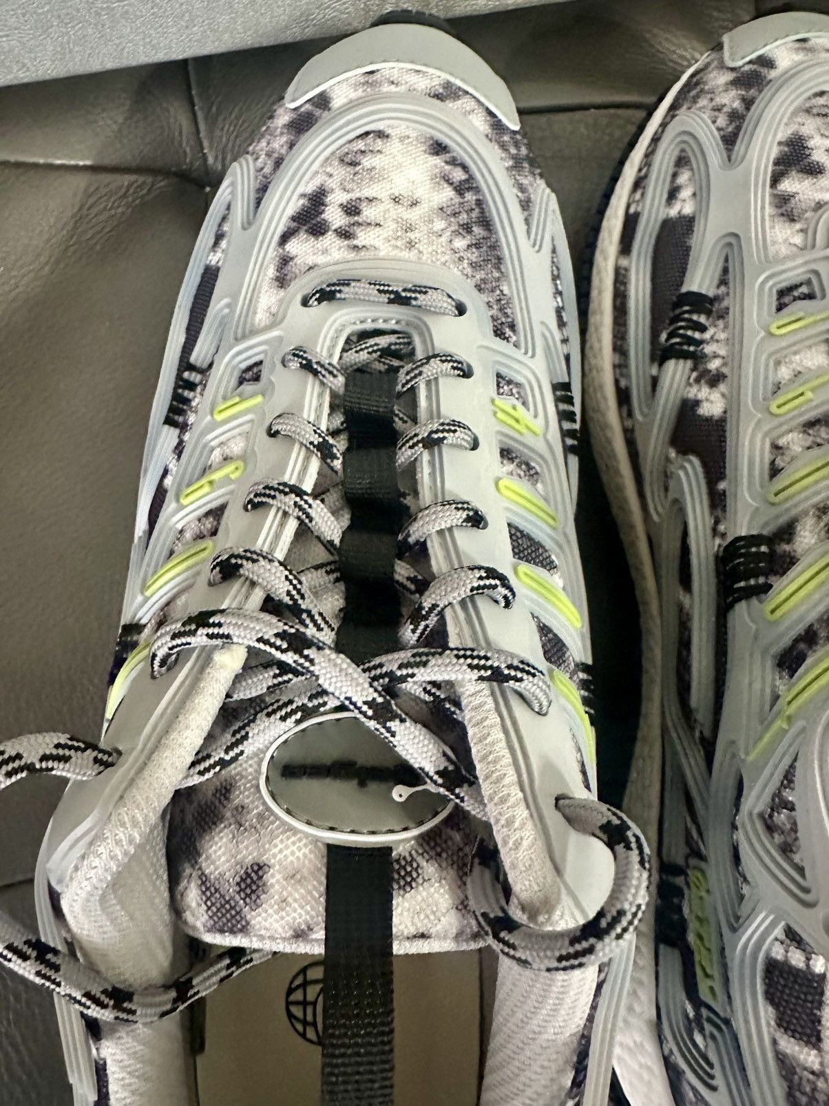 John Geiger John Geiger 004 year of the snake size 12 Size US 12 / EU 45 - 7 Thumbnail