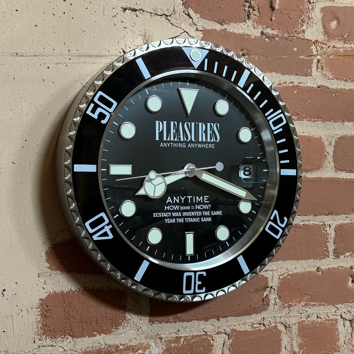 Pleasures Anytime Clock Size ONE SIZE - 2 Thumbnail
