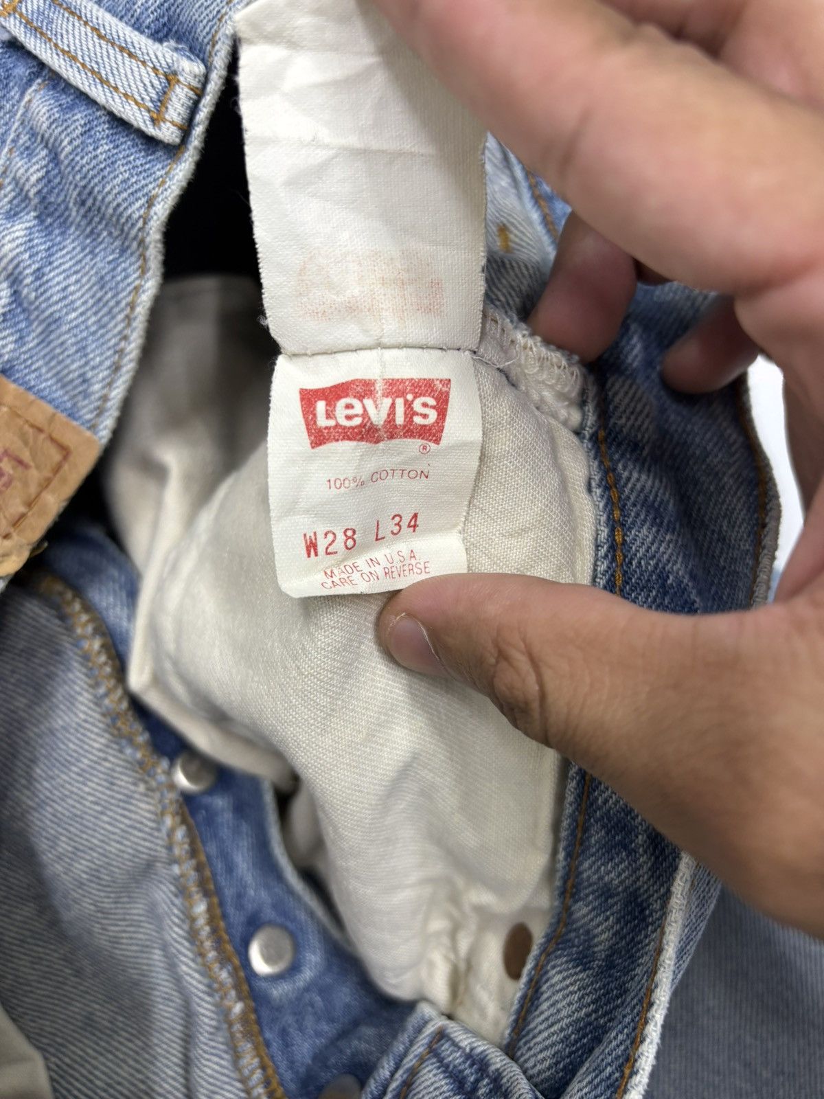 Levi's Vintage Clothing 🔥VINTAGE LEVIS 501 SHORT DISTRESSED DENIM JEANS Size US 26 / EU 42 - 8 Thumbnail