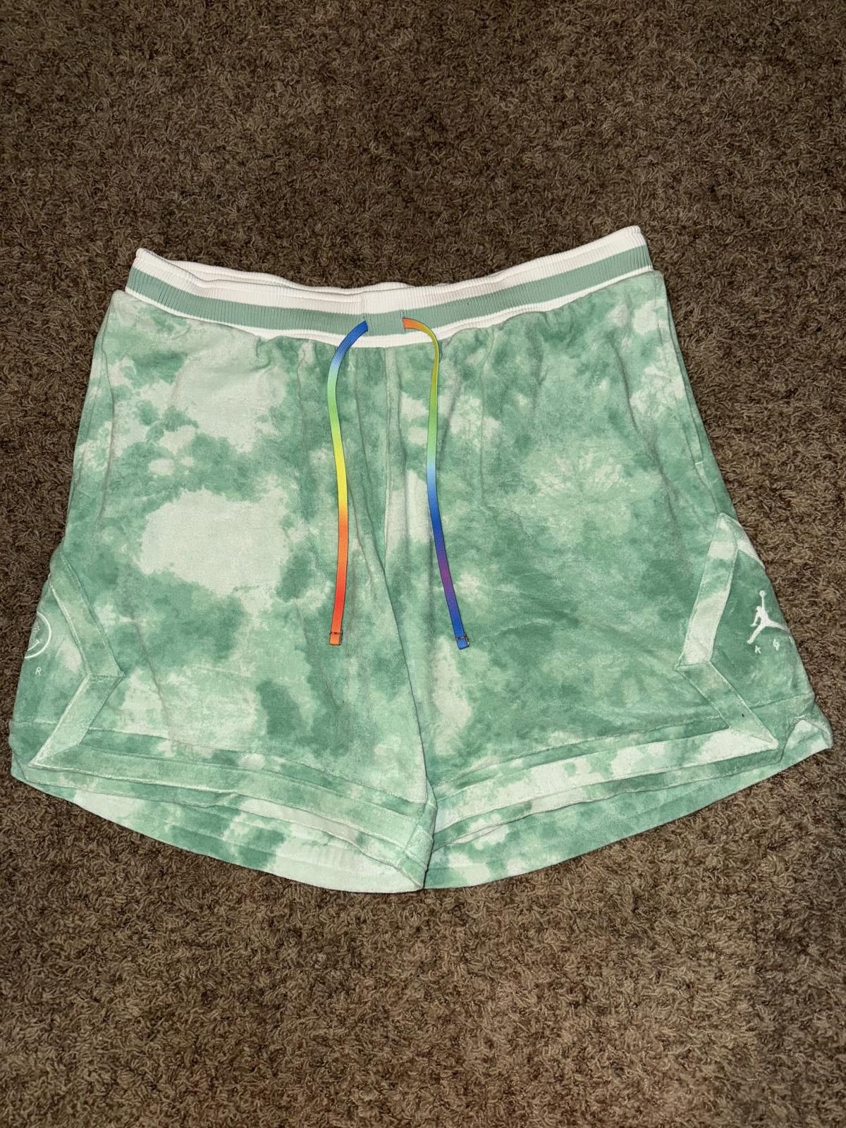 Nike Jordan Men’s Suede Green Diamond Shorts J Balvin Size US 44 / EU 60 - 1 Thumbnail