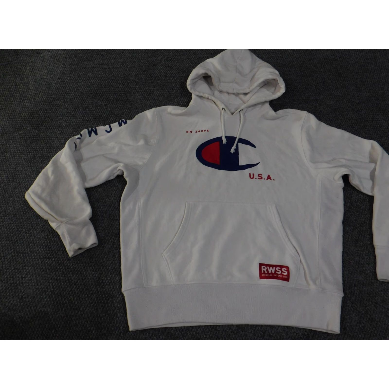 Champion VINTAGE Champion Hoodie Mens Large White Reverse Weave USA Red Blue Logo RWSS Pullover Size US L / EU 52-54 / 3 - 3 Thumbnail