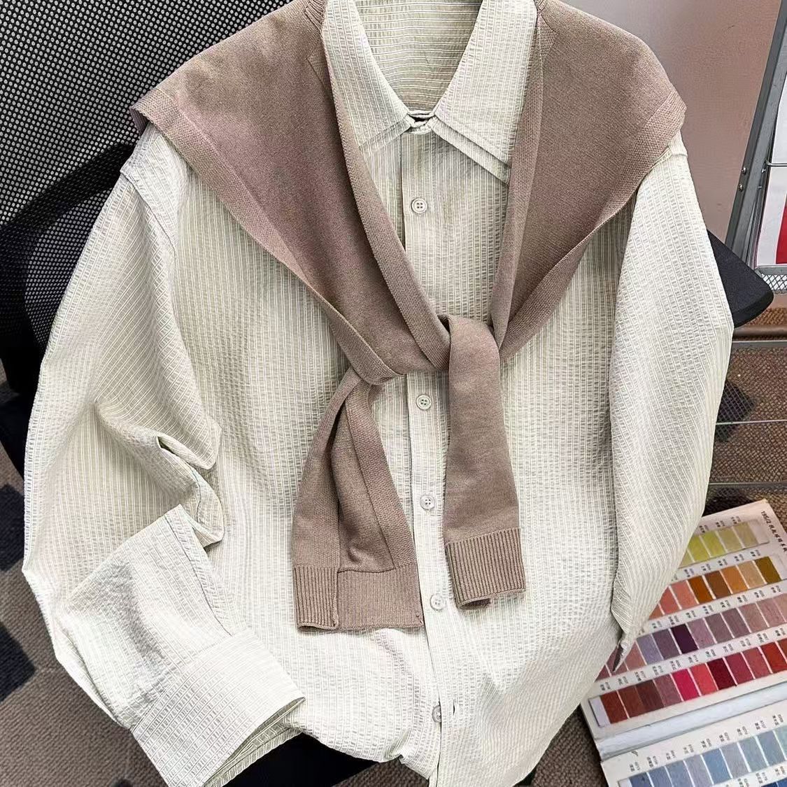 Vintage Fake Two-Piece Knit Shawl Striped Button-Up Size US M / EU 48-50 / 2 - 2 Thumbnail