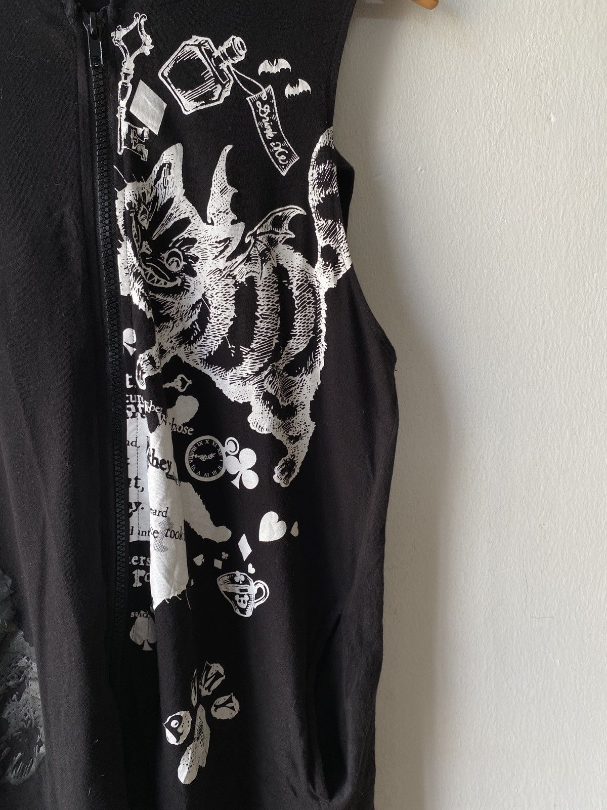 If Six Was Nine Putumayo Japan Gothic CyberPunk Design Sleeveless Hoodie Size US S / EU 44-46 / 1 - 6 Thumbnail