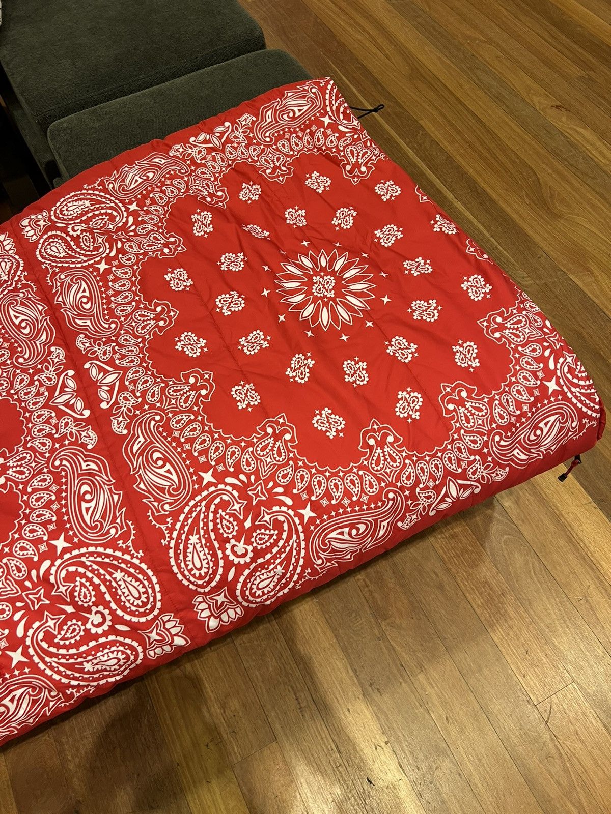 Supreme × The North Face Supreme The North Face Red Bandana Sleeping Bag Paisley Size ONE SIZE - 17 Thumbnail