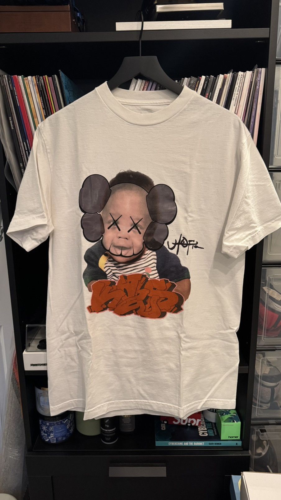 Travis Scott Kaws x Utopia Tee Size US M / EU 48-50 / 2 - 1 Thumbnail