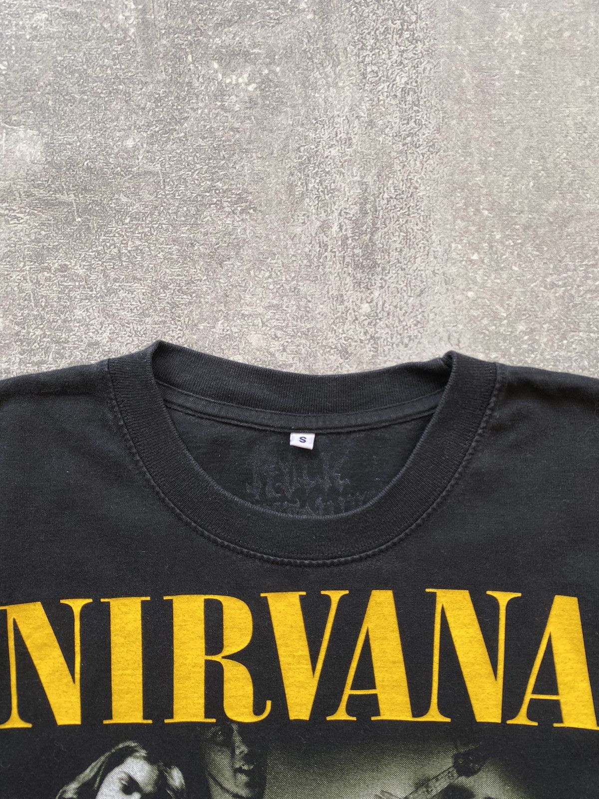 Nirvana × Vintage Vintage Nirvana Kurt Cobain Destroyed T-shirt Size US S / EU 44-46 / 1 - 5 Thumbnail