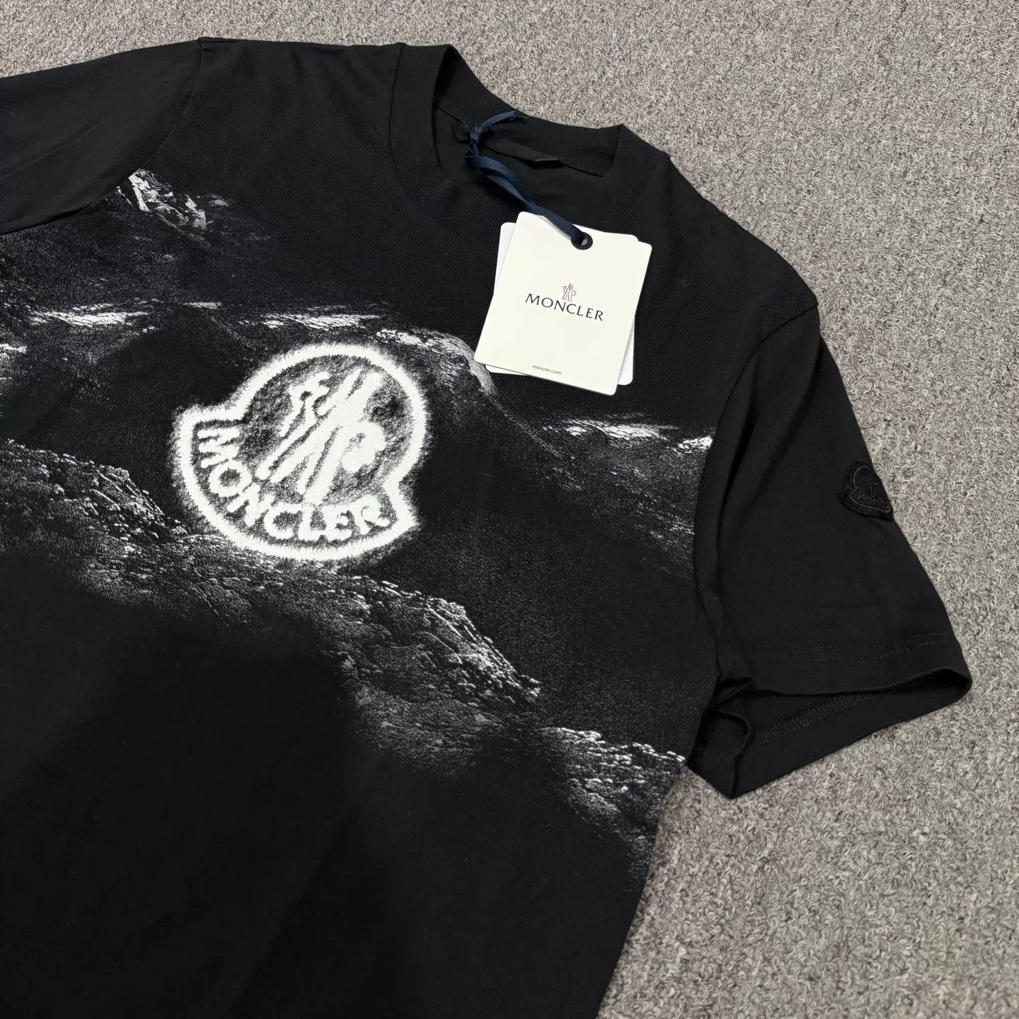 Moncler Moncler Graffiti Unused SS Tee M Size M / US 6-8 / IT 42-44 - 3 Thumbnail