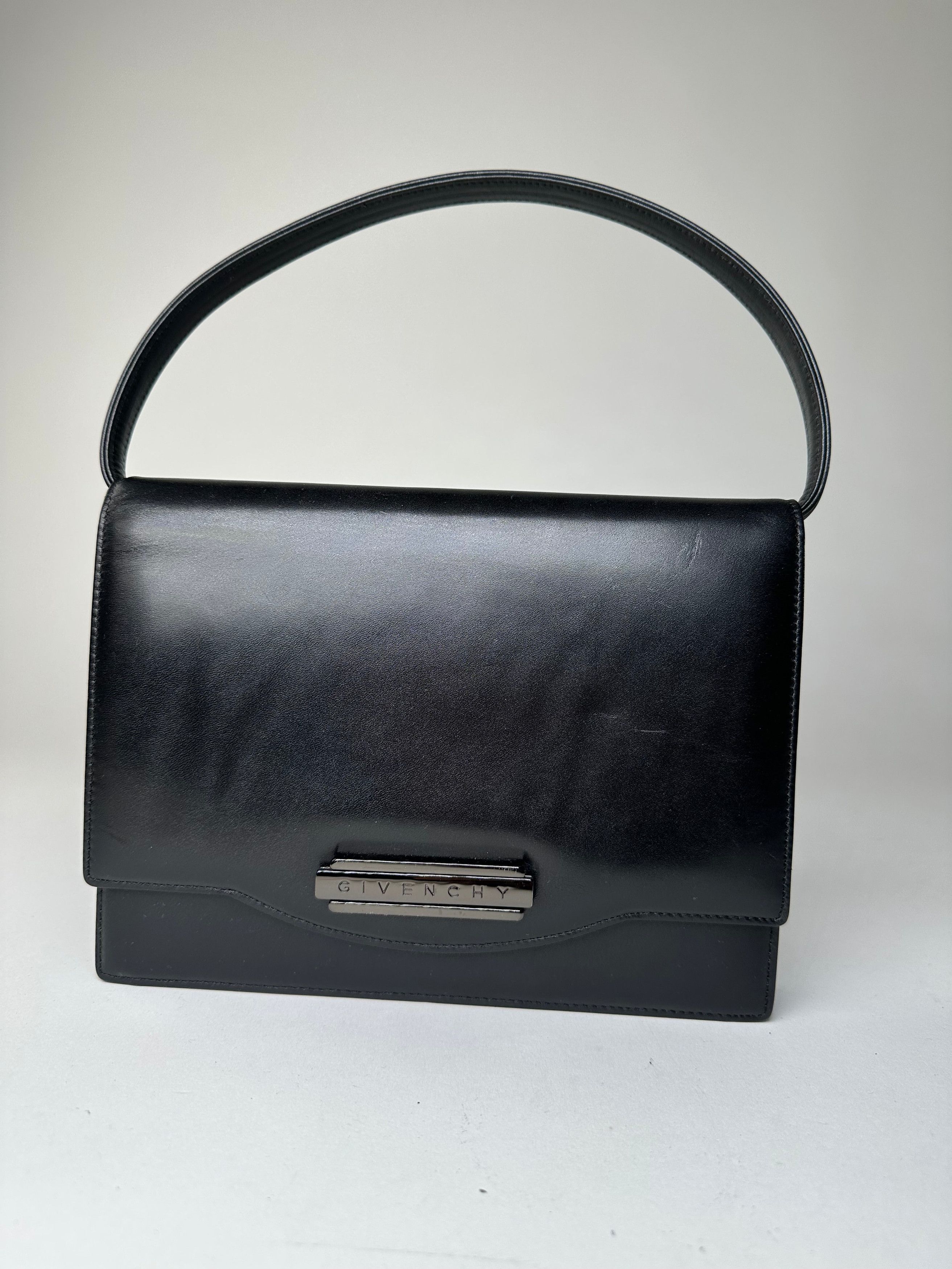 Givenchy Vintage Leather Shoulder Bag Y2K Black Silver Size ONE SIZE - 1 Thumbnail