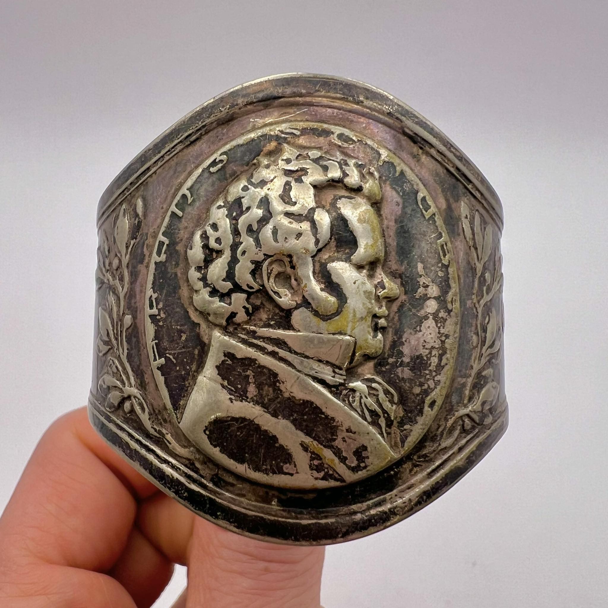 Vintage 1928 Berndorf Antique Coin Silver Napkin Ring medallion Size ONE SIZE - 4 Thumbnail