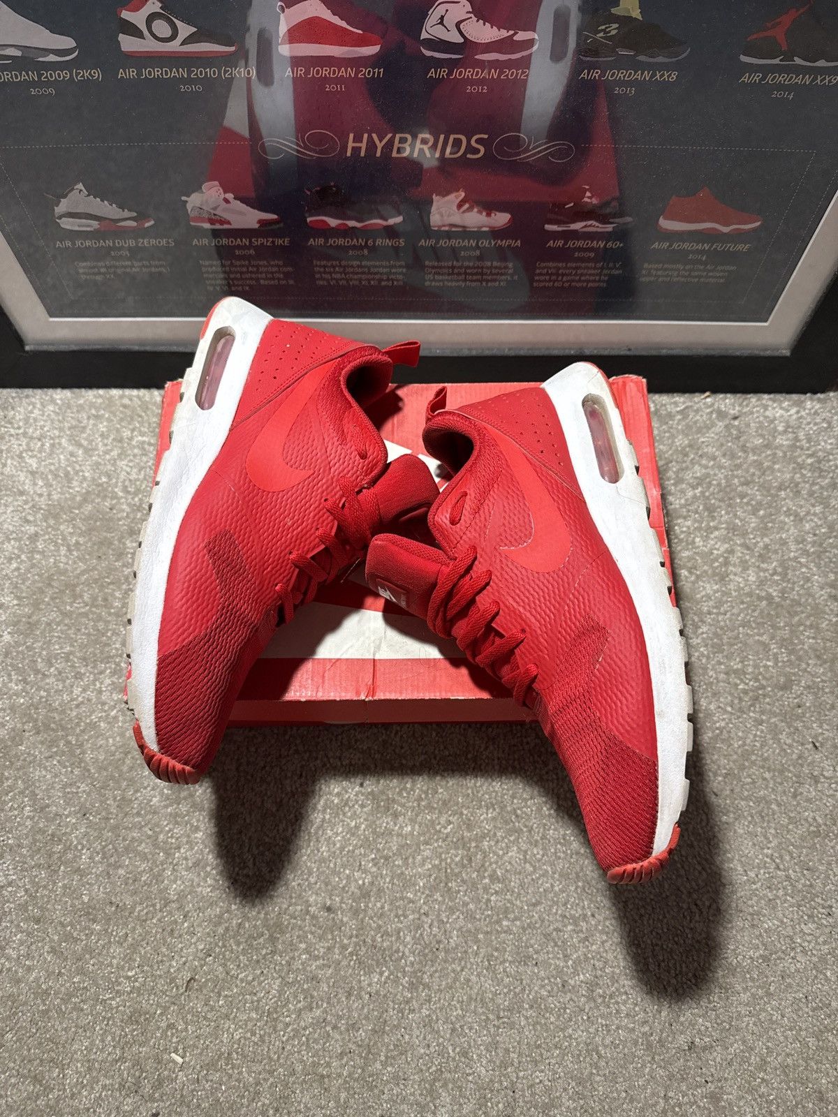 Nike Nike Air Max Tavas Triple Red Size US 11 / EU 44 - 2 Thumbnail