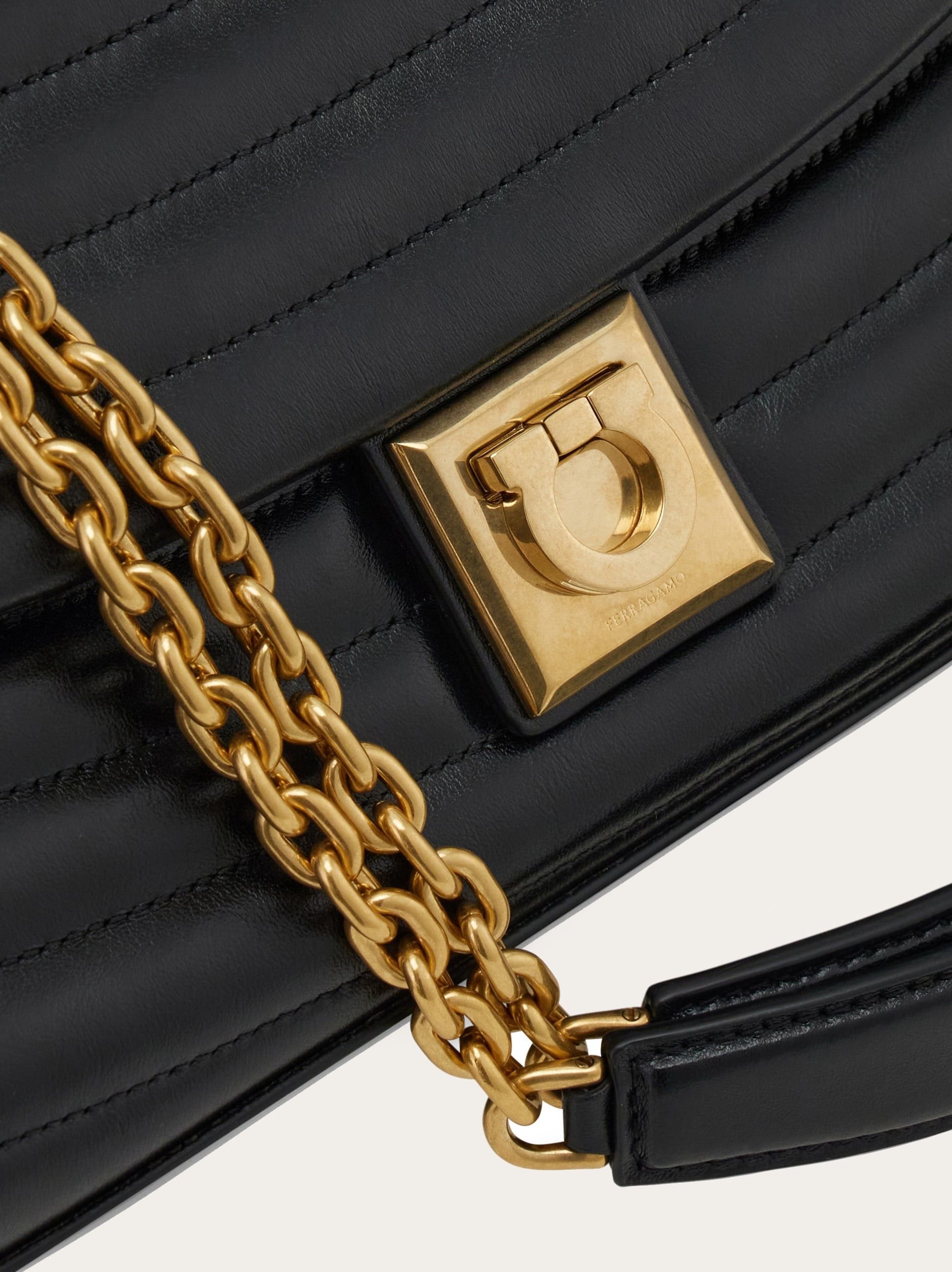 Salvatore Ferragamo o1s1rm0325 Size: OS / Shoulder Bag in Black Size ONE SIZE - 7 Thumbnail