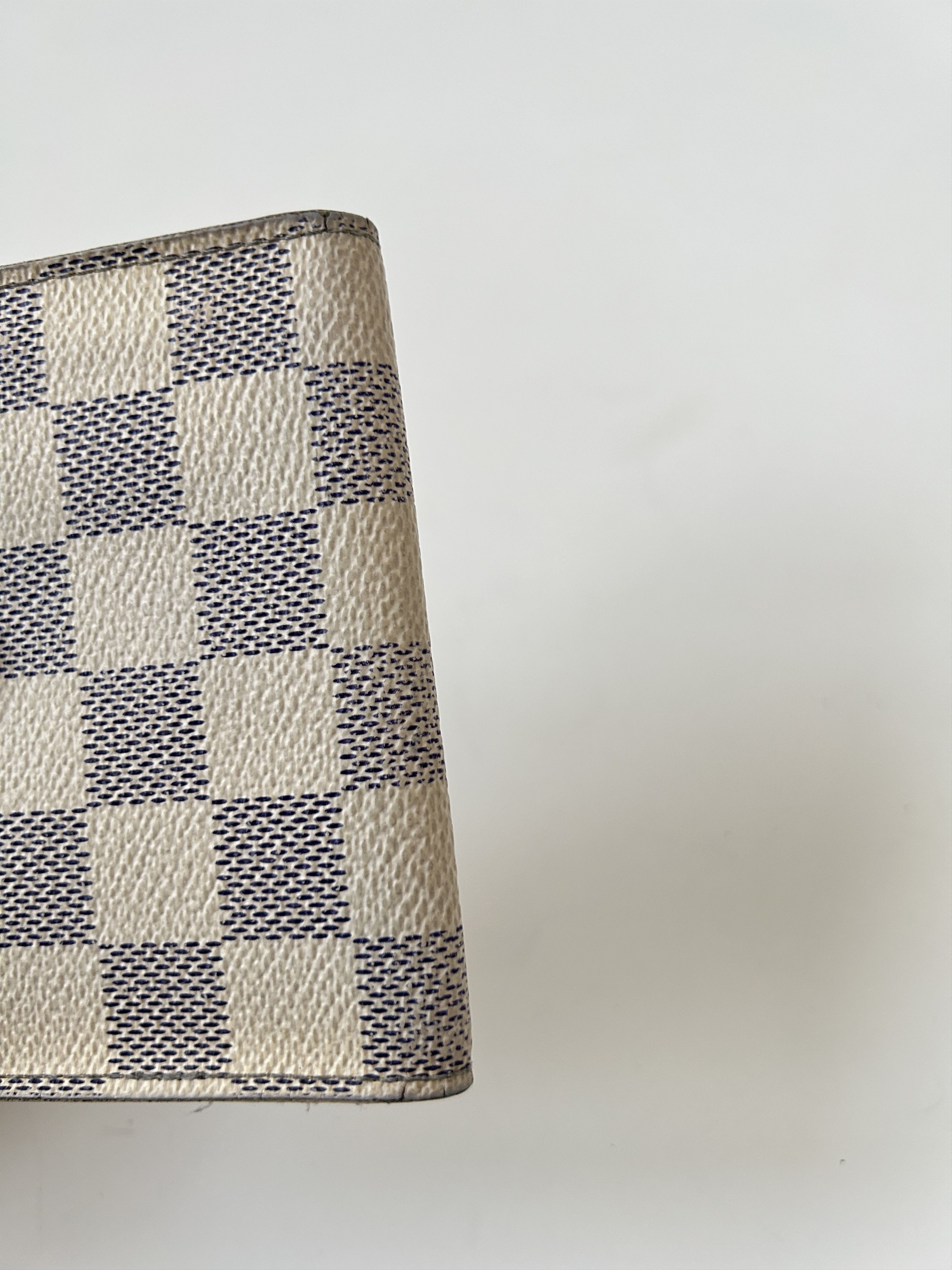 Louis Vuitton Louis Vuitton damier azur key holder Size ONE SIZE - 10 Thumbnail