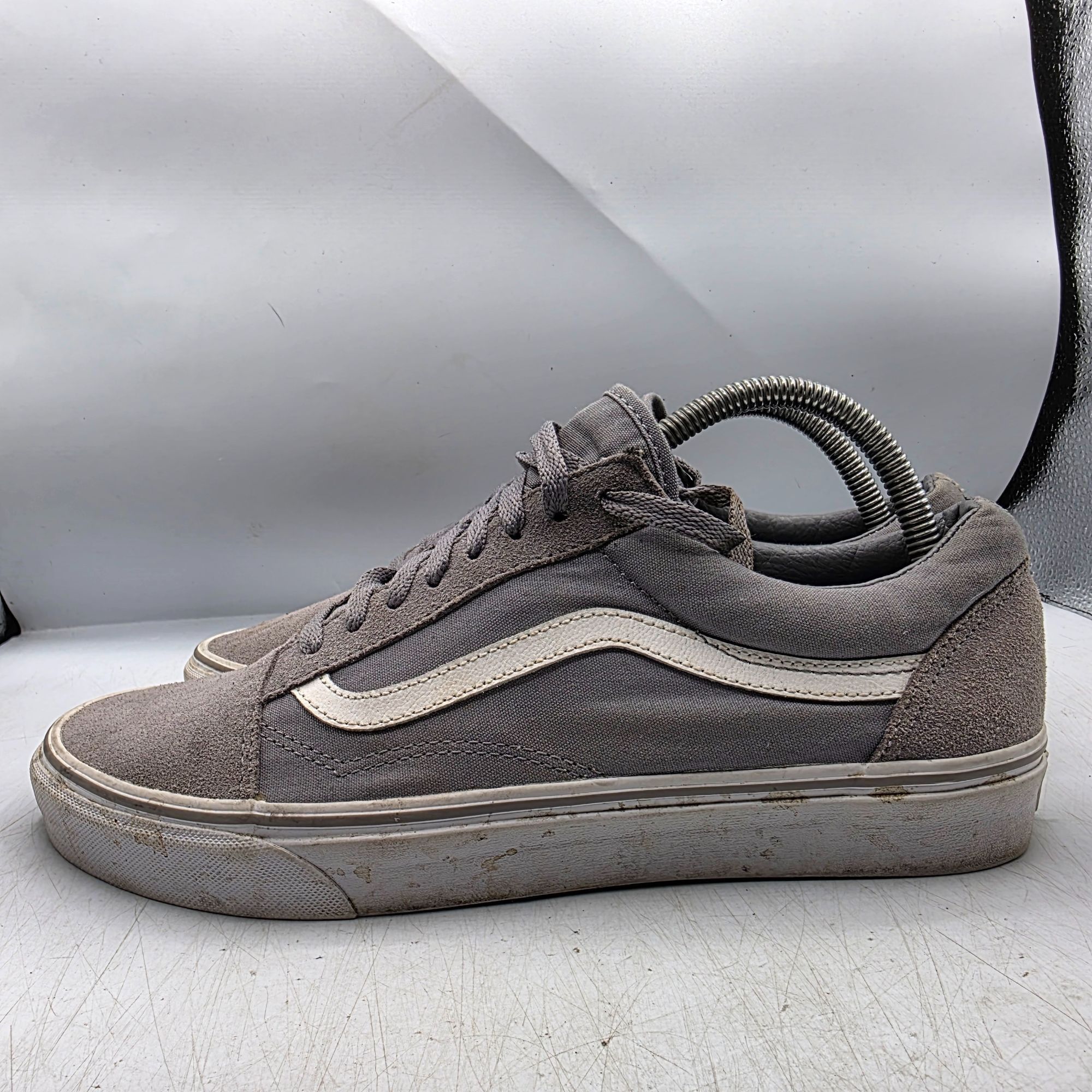 Vans Vans Old Skool Mens Size 10 Gray White Sneaker Shoes Skate C Size US 10 / EU 43 - 12 Thumbnail