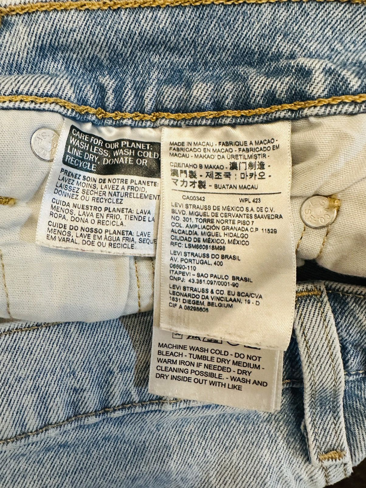 Levi's Levi’s 501 Distressed Women’s Light Wash Button Fly-Size 26 Size 26" / US 2 / IT 38 - 6 Thumbnail