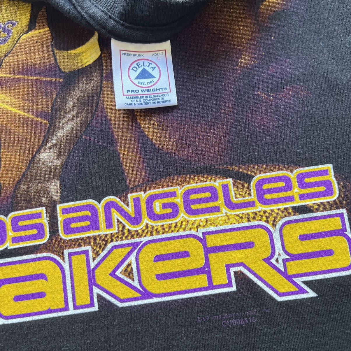 NBA VTG ‘90s Kobe Bryant Gold Coin NBA Tee Shirt Basketball Size US L / EU 52-54 / 3 - 5 Thumbnail