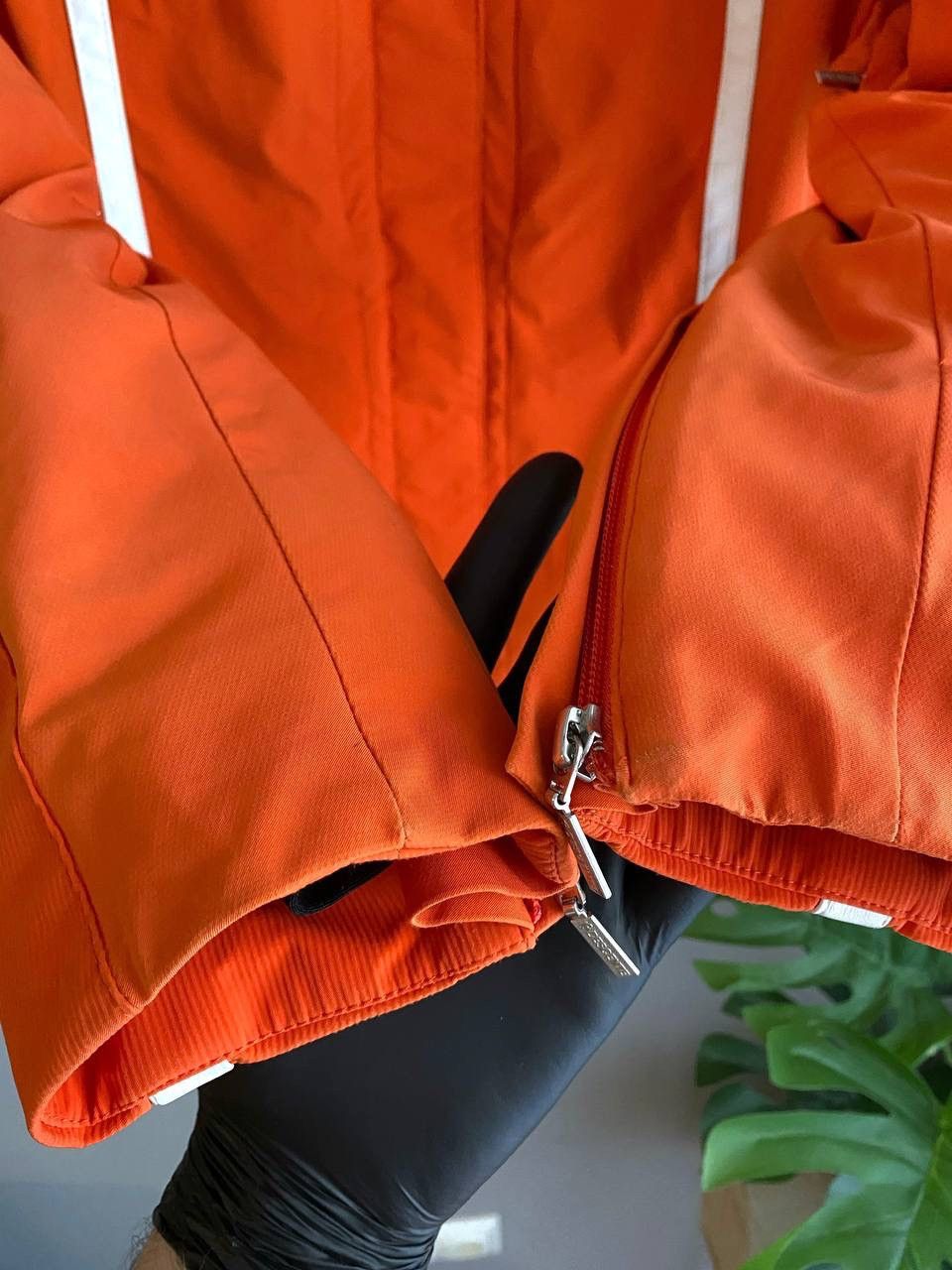 Descente Descente Women's Orange Ski Jacket, Size M Size M / US 6-8 / IT 42-44 - 24 Thumbnail