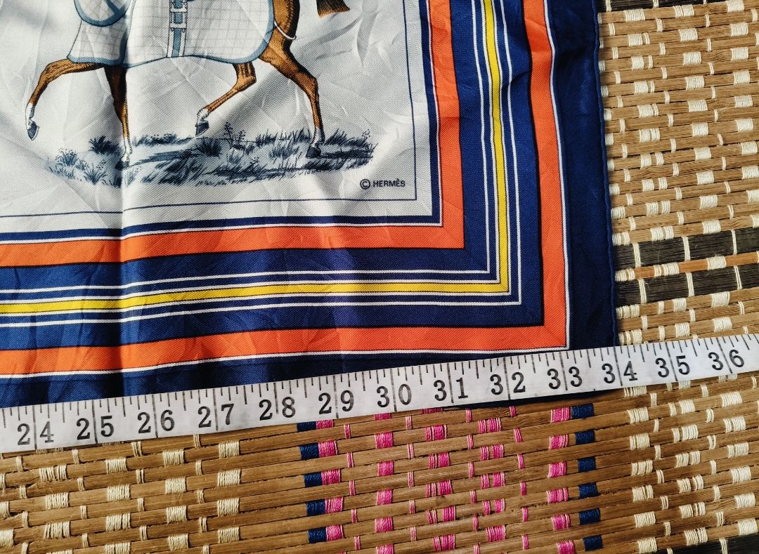 Hermes Hermes silk scarf Couvertures et tenues de four pour Size ONE SIZE - 14 Thumbnail