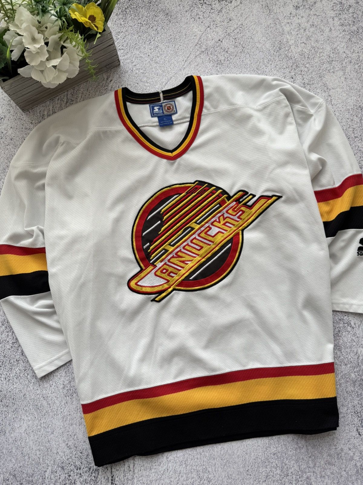Starter 1990s VANCOUVER CANUCKS NHL HOCKEY SHIRT JERSEY STARTER RARE Size US XL / EU 56 / 4 - 2 Thumbnail