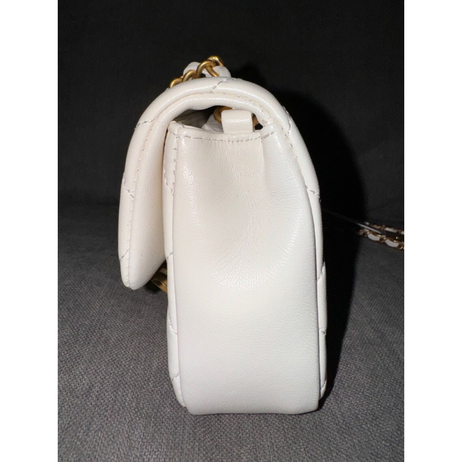 Chanel Chanel Mini Flap Open Heart Gold Logo Shoulder Crossbody Bag Size ONE SIZE - 16 Thumbnail
