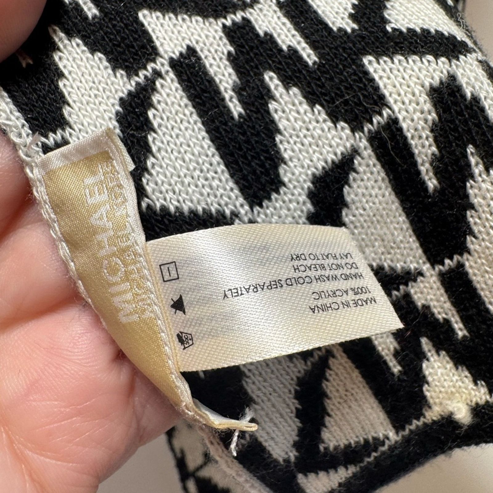 Michael Kors Michael Kors Scarf Black & White Monogram Winter Accessory Size ONE SIZE - 5 Thumbnail