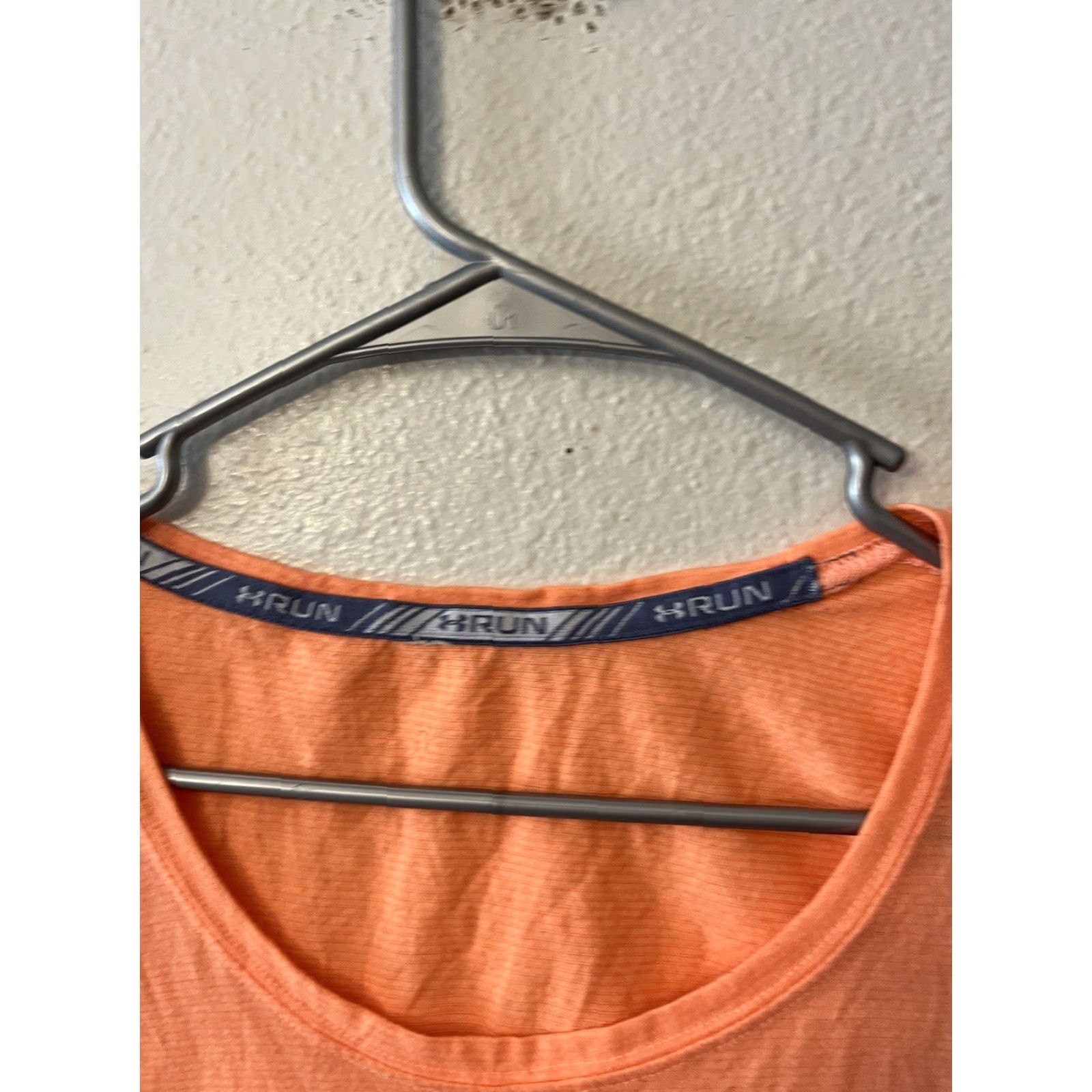 Under Armour VINTAGE Under Armour Shirt Athletic Women XS Orange Crew Neck Running Heat Gear T-Shirt Womens XS Orange Running Gear Size XS / US 0-2 / IT 36-38 - 4 Thumbnail