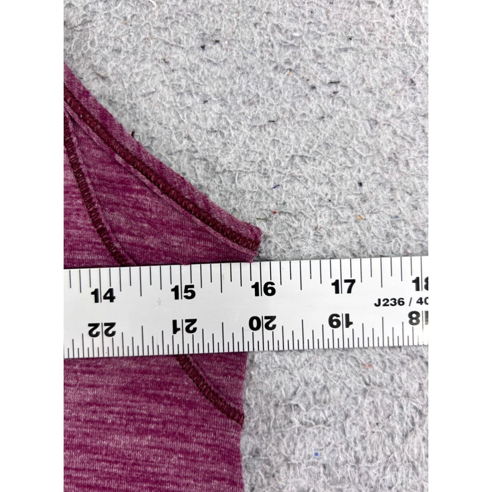 Lululemon Lululemon Shirt Women 4 Purple Long Distance Tank Luon Running Run Racerback Sleeveless Cropped All Seasons Breathable Casual Workwear Size S / US 4 / IT 40 - 7 Thumbnail