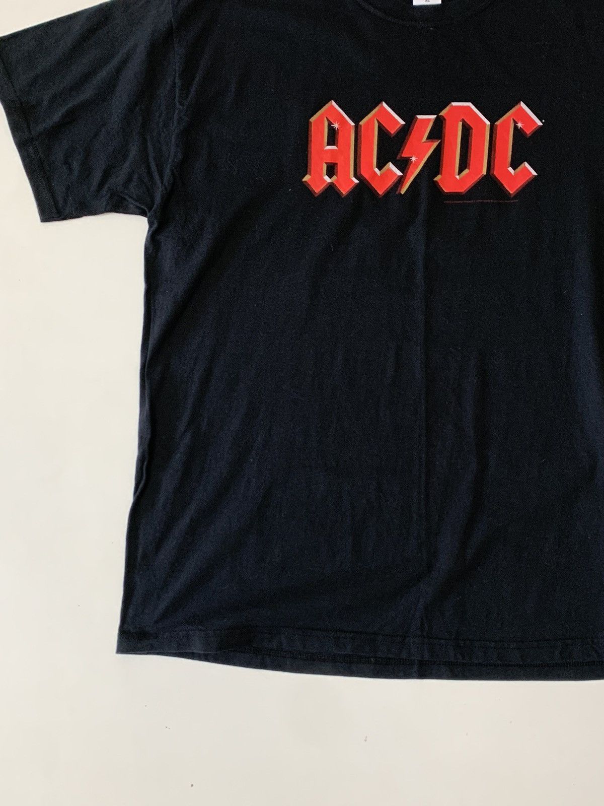 Vintage Vintage AC/DC 2010 t-shirt Size US XL / EU 56 / 4 - 6 Thumbnail