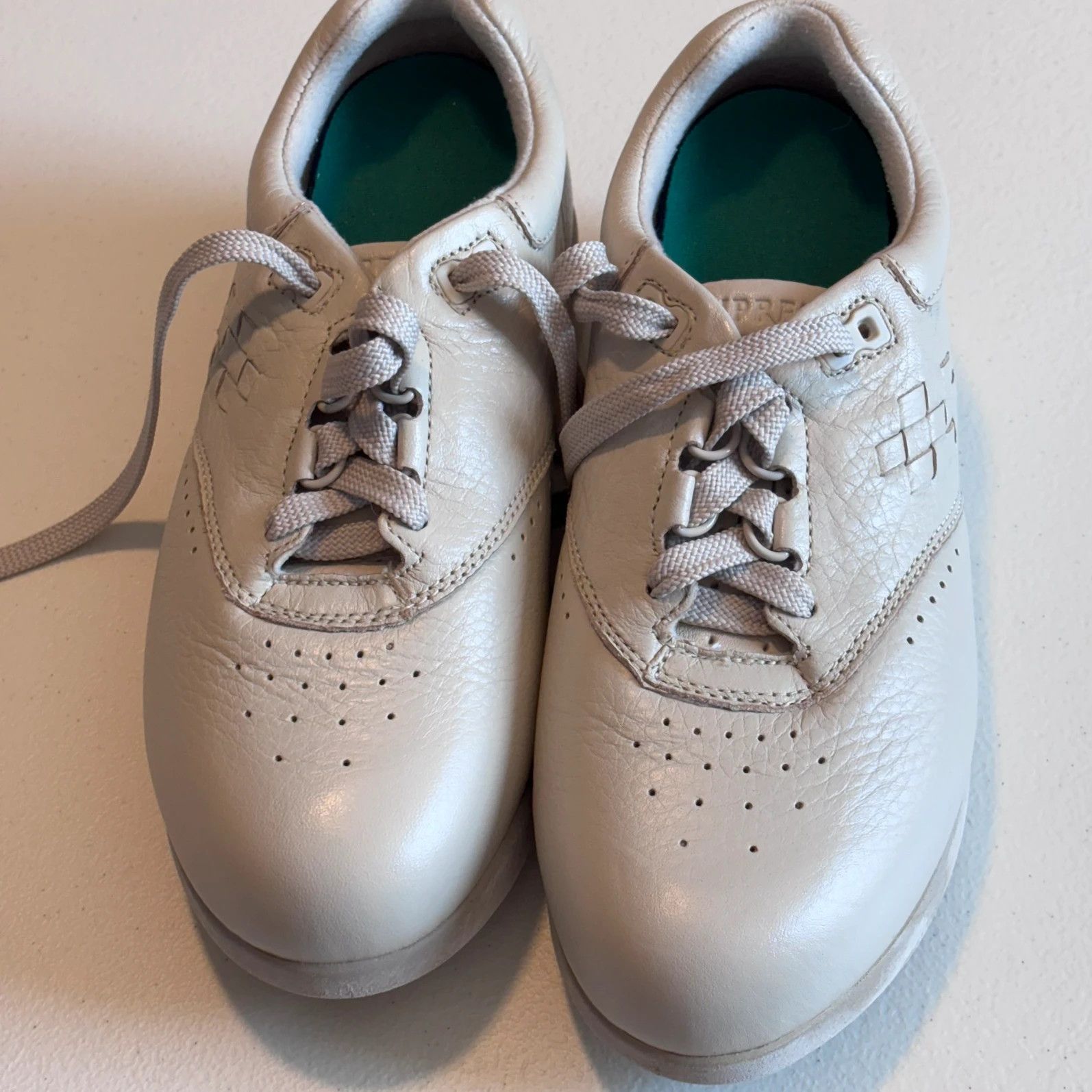 Designer Supremes Soft Spots Marathon Shoes Women 7N Size US 7 / IT 37 - 1 Thumbnail