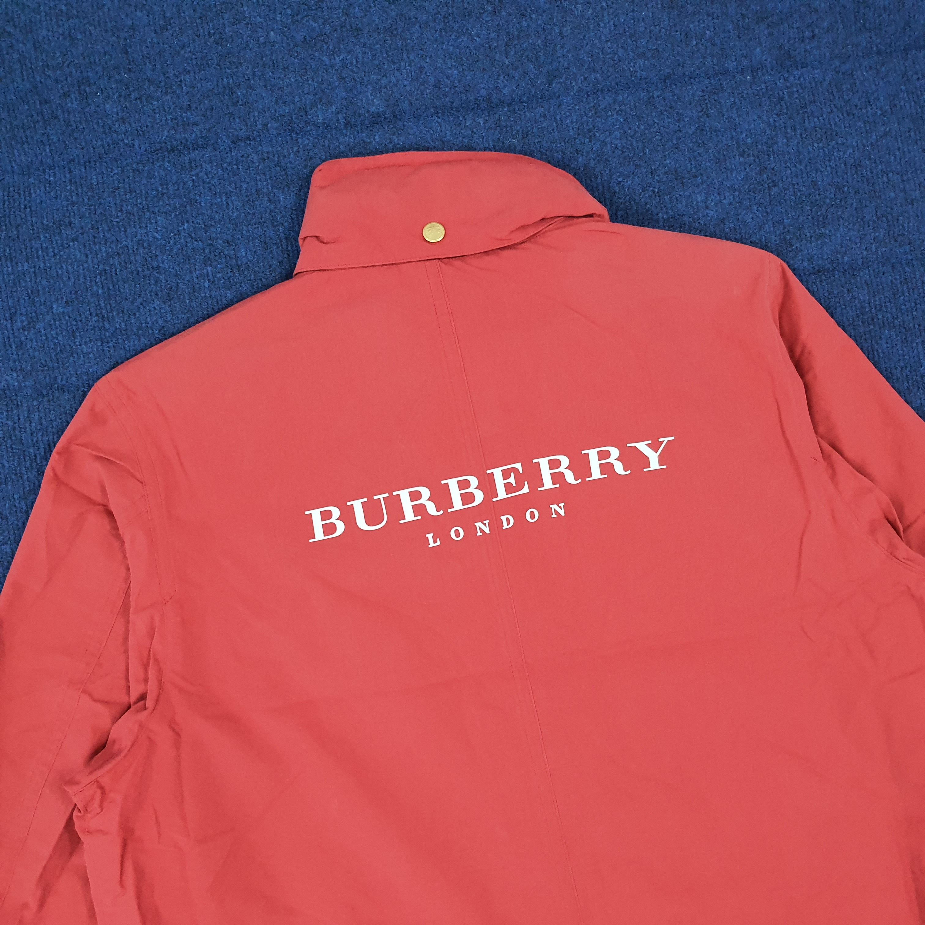 Burberry Vintage Burberrys' Lightweight Red Anorak Retro C274N5 Size US L / EU 52-54 / 3 - 2 Thumbnail