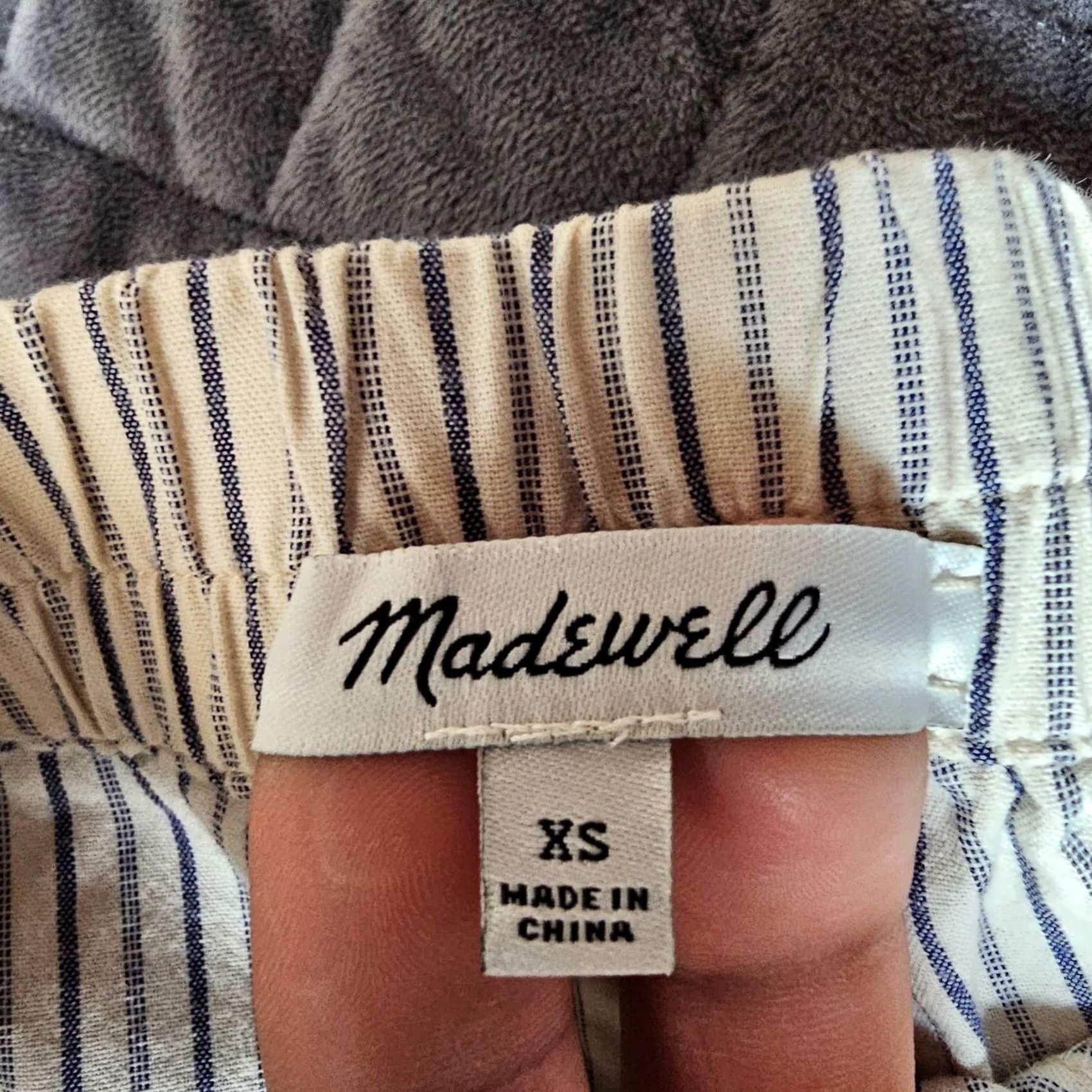 Madewell VINTAGE Madewell Pajama Shorts Women's XS Beige Striped Elastic Waist Leg Design Shirt? Size 26" / US 2 / IT 38 - 2 Thumbnail