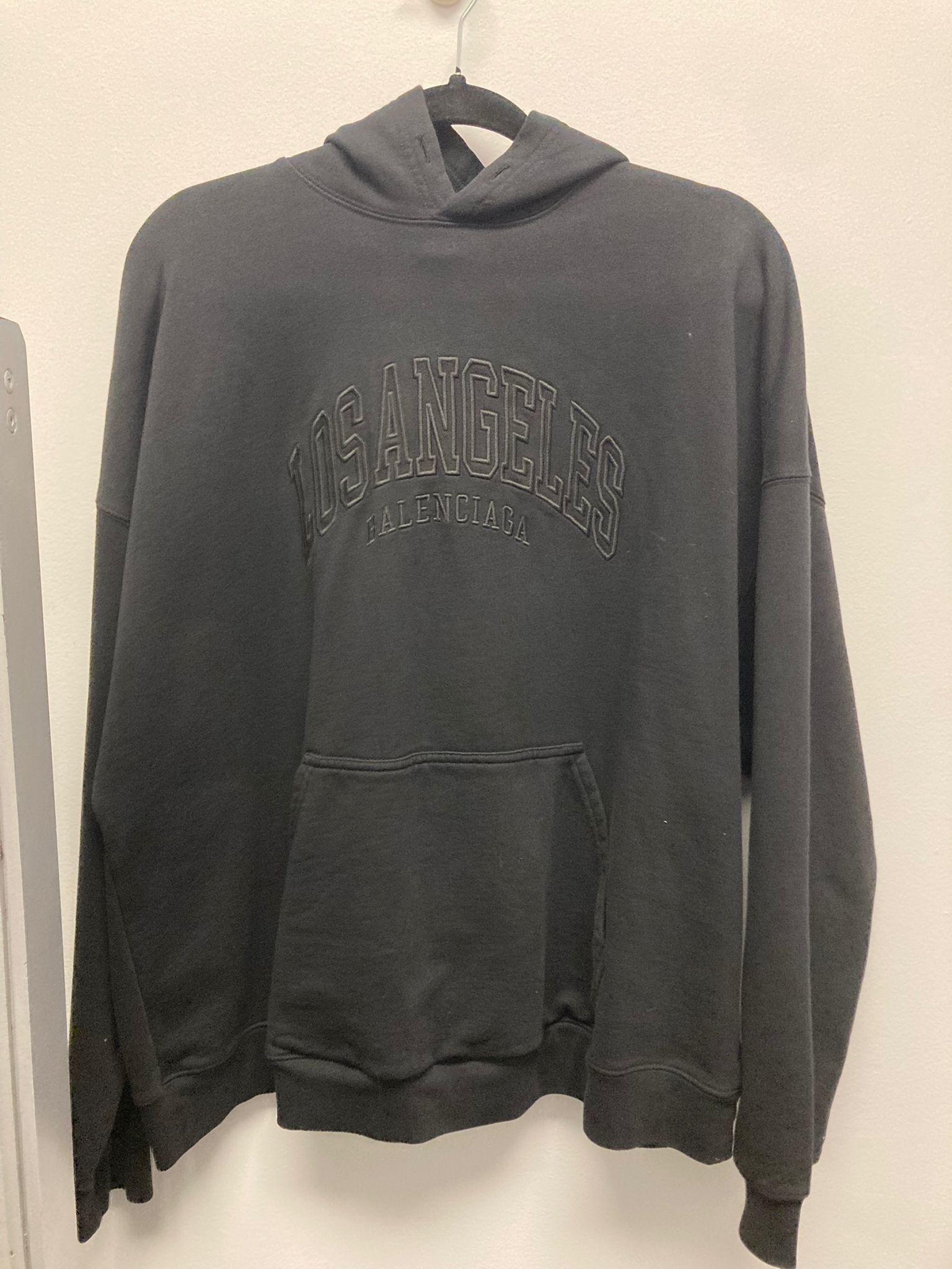 Balenciaga o1s1wg111124 Cities Los Angeles Wide Fit Hoodie in Navy Size US L / EU 52-54 / 3 - 1 Preview