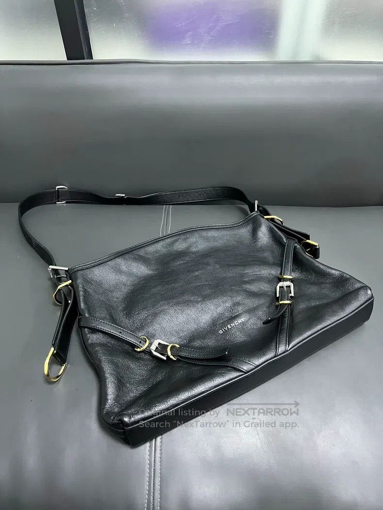 Givenchy Givenchy Black Wax Cowhide Voyou Handbag, Medium Size Size ONE SIZE - 1 Thumbnail