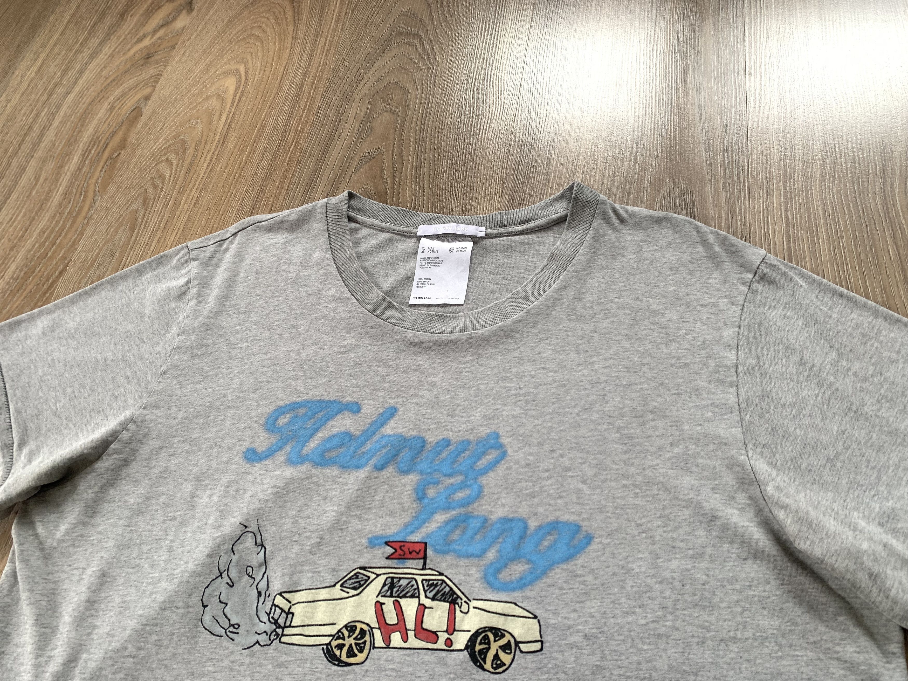Helmut Lang Helmut Lang Graphic Car Print Grey T-Shirt “HL!” Size US XL / EU 56 / 4 - 4 Thumbnail