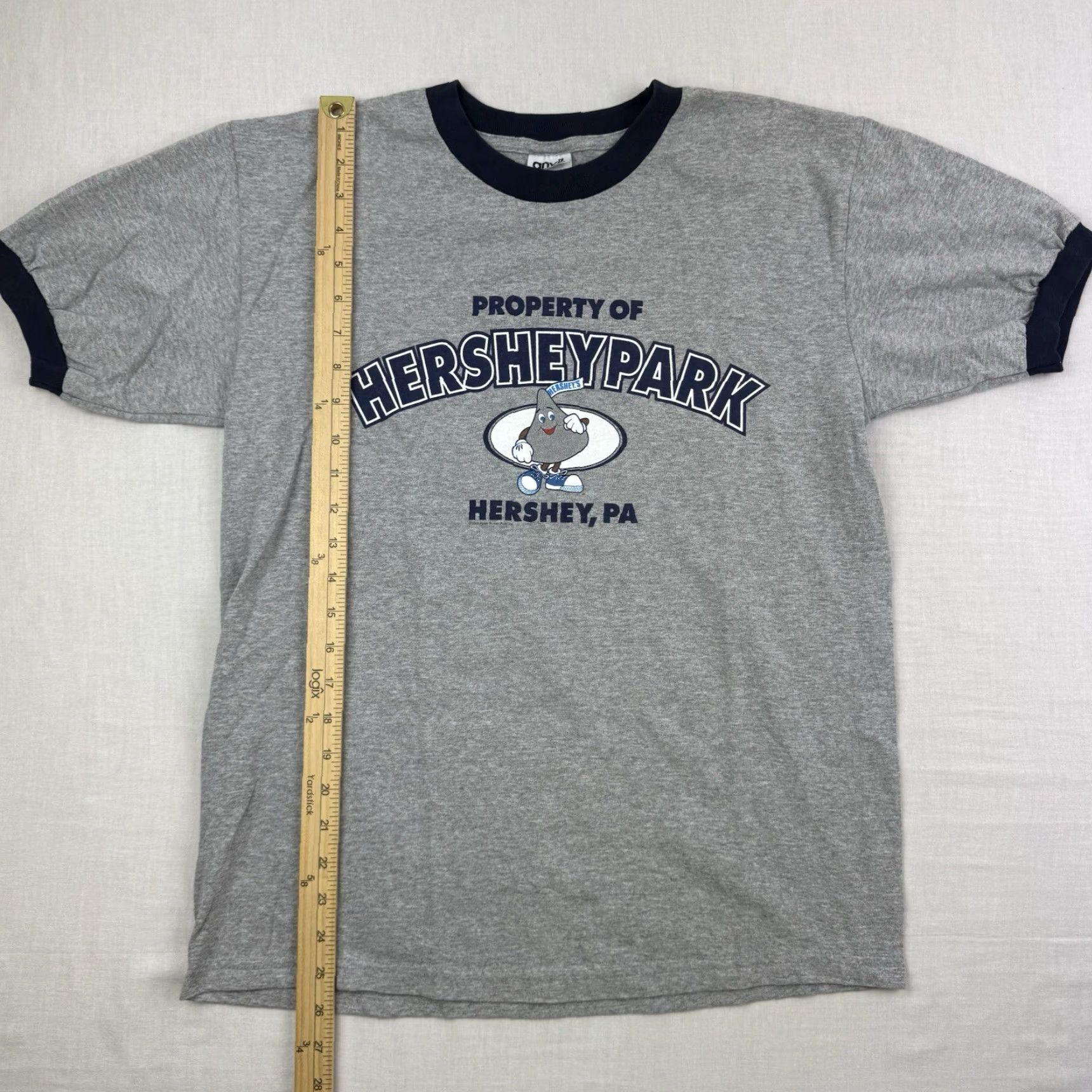 Anvil VINTAGE Hershey Park Ringer T Shirt Adult M Gray Candy Hersheys Kiss Y2K 90s Mens Size US M / EU 48-50 / 2 - 5 Thumbnail