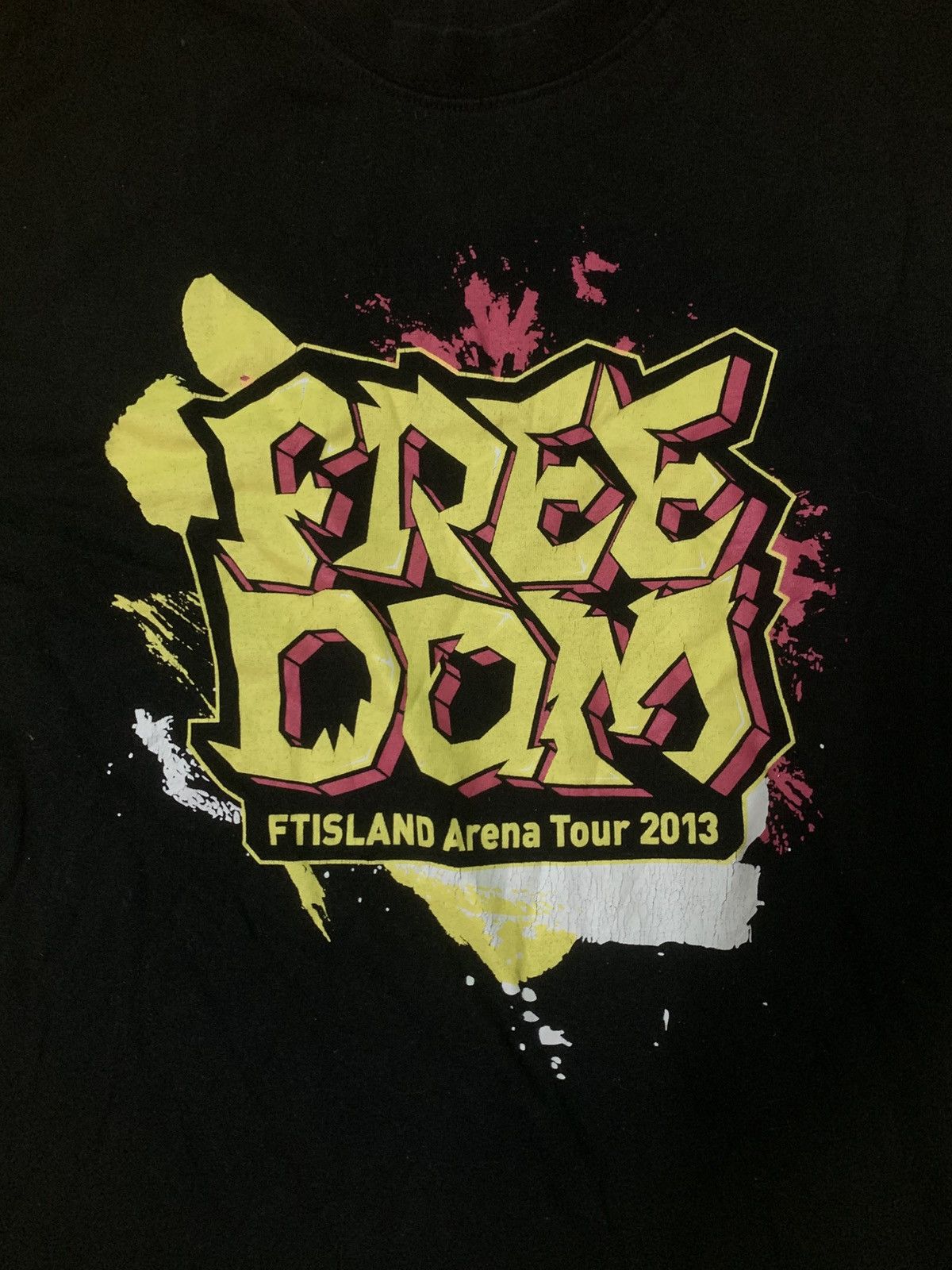 Band Tees × Japanese Brand K-Pop Freedom Ftisland Arena Tour 2013 Tee Size US M / EU 48-50 / 2 - 3 Thumbnail