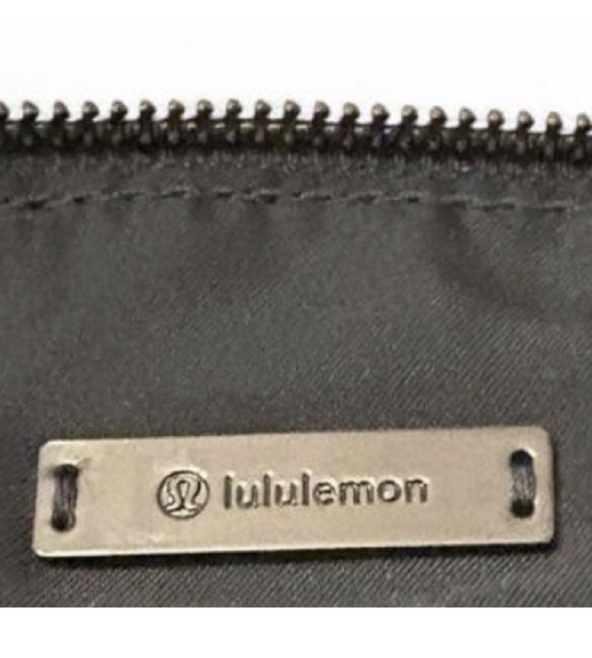 Lululemon Lululemon Black zip crossbody pouch Size ONE SIZE - 5 Thumbnail