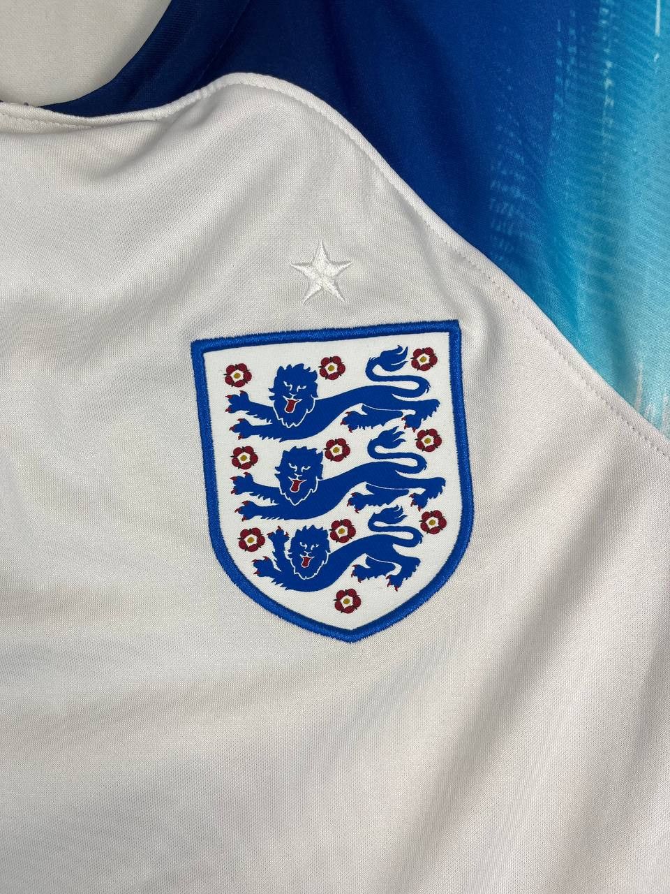 Nike Nike England 2022/23 Home National Football Shirt Sz S Size US S / EU 44-46 / 1 - 3 Thumbnail