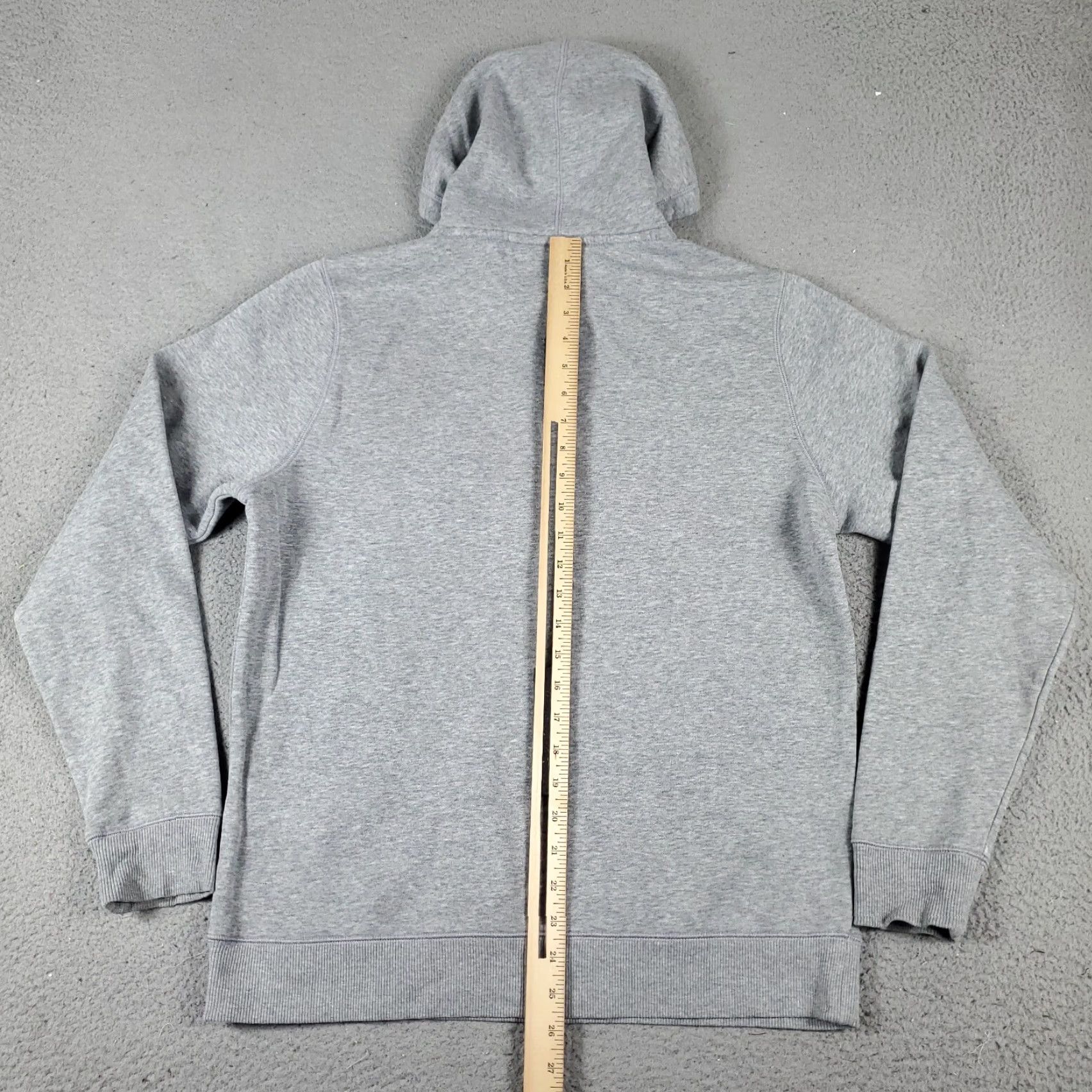Under Armour VINTAGE Under Armour Hoodie Pullover Mens Medium Gray Casual Athletic Sweatshirt All Seasons Size US M / EU 48-50 / 2 - 7 Thumbnail