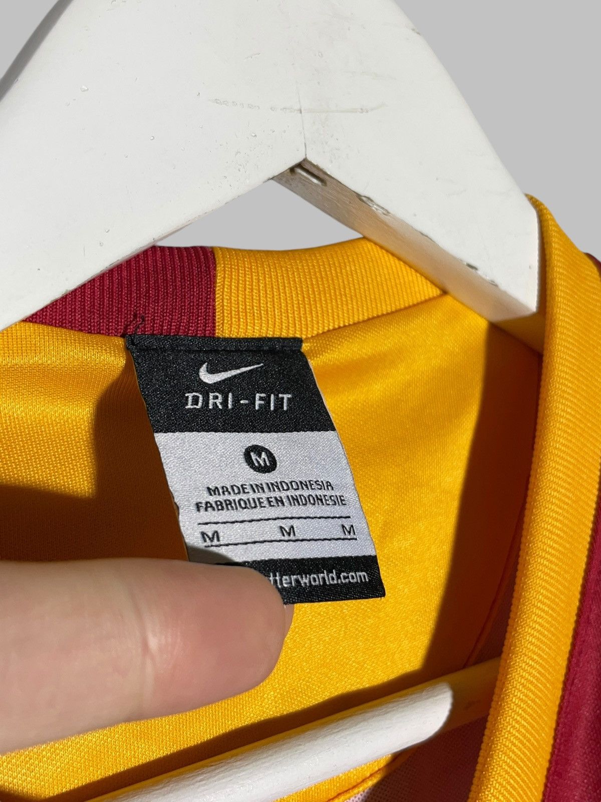 Nike Galatasaray Nike 2011/12 Home Football Shirt Soccer Jersey Size US M / EU 48-50 / 2 - 14 Thumbnail