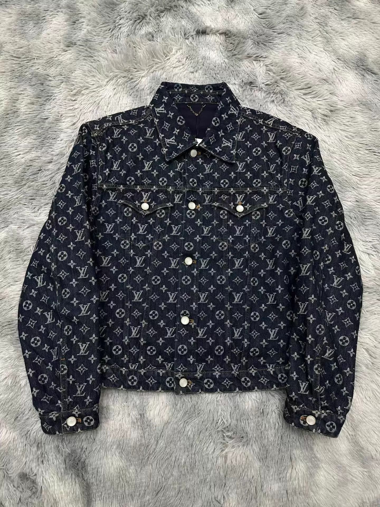 Louis Vuitton LV x Timberland Monogram All Over Print Denim Jacket Size US L / EU 52-54 / 3 - 1 Thumbnail